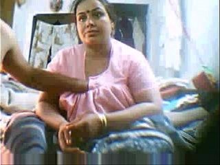 Chubby Indian Aunty shows the camera