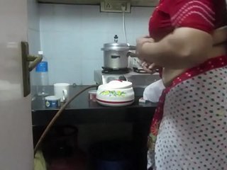 Lina Bhabhi Hot Homemaker with a Belly Button