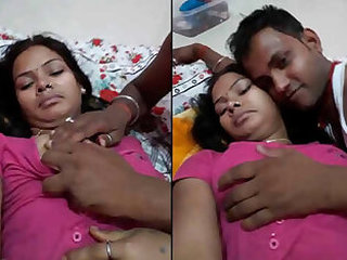 desi couple Exposed breasts n sucked