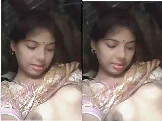 Cute indian Girl Showing Boobs Pussy